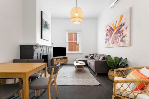 Salty Pines - 3BR House Glenelg South - Lismore Accommodation 0