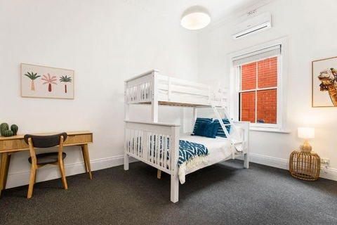 Salty Pines - 3BR House Glenelg South - Lismore Accommodation 3