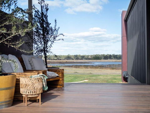 Samphire Chalet Peppermint - Lismore Accommodation 2