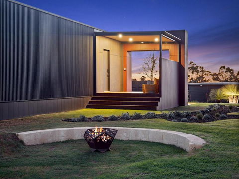 Samphire Chalet Peppermint - Lismore Accommodation 3