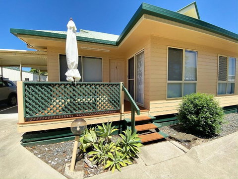 San Marco Villa 4 - Burrum Heads- Beachfront- 2BR - Pool- Aircon - Lismore Accommodation 0