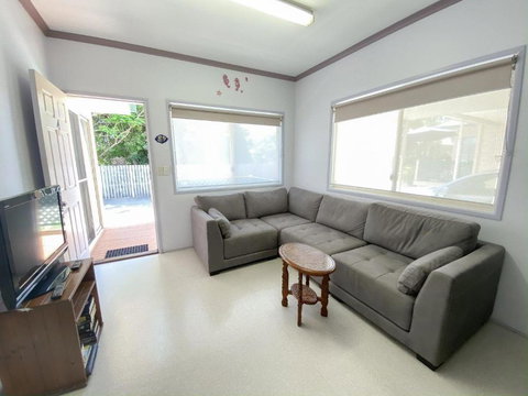 San Marco Villa 4 - Burrum Heads- Beachfront- 2BR - Pool- Aircon - Lismore Accommodation 2