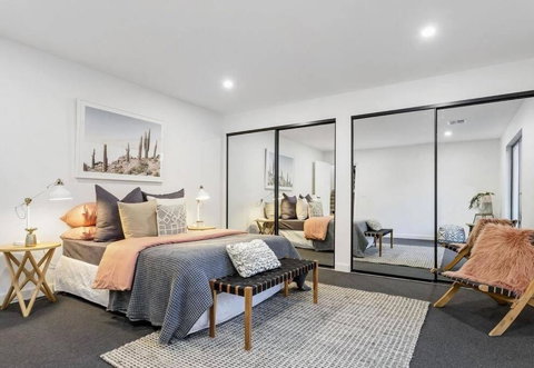 Sanary A Modern Beach Home In Martha Cove - Lismore Accommodation 1