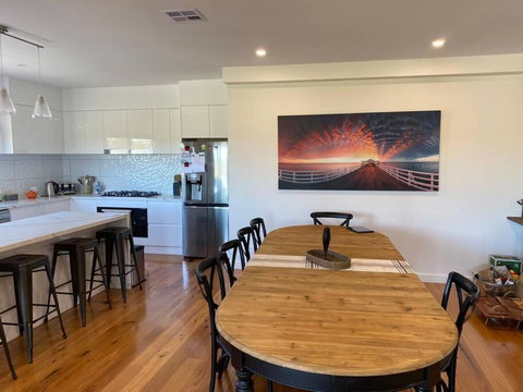 Sanary A Modern Beach Home In Martha Cove - Lismore Accommodation 2