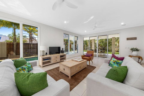 Sand And Sea Beach House - Lismore Accommodation 2