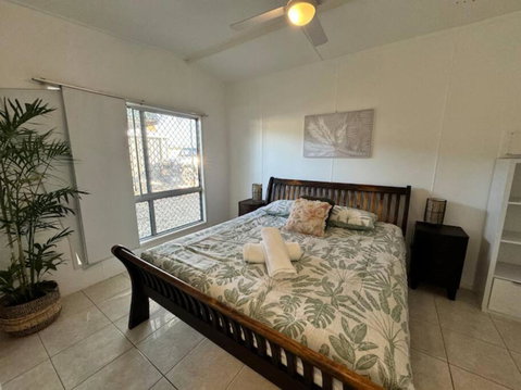 Sand Bars - Spacious, Beach, Pets - Lismore Accommodation 0
