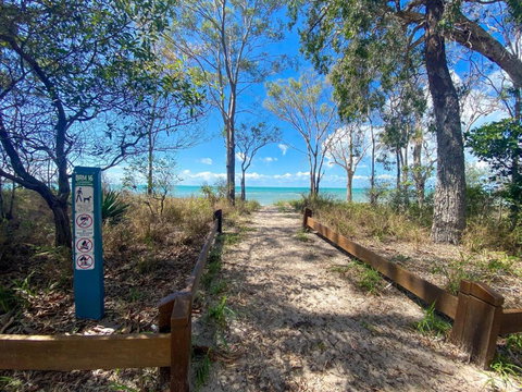 Sand N Sea - Burrum Heads- Beachfront- 4BR- Aircon -Pets Welcome - Lismore Accommodation 2