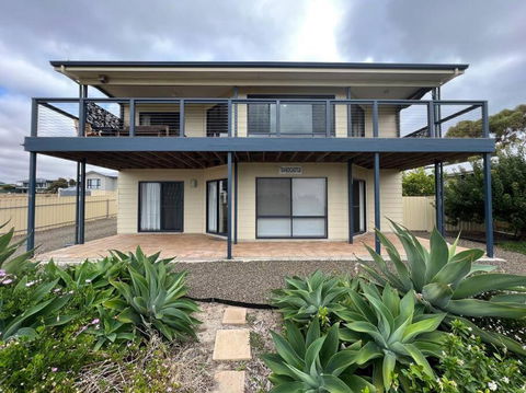 Sandcastle - A Esplanade Place, Stunning Views - Lismore Accommodation 3