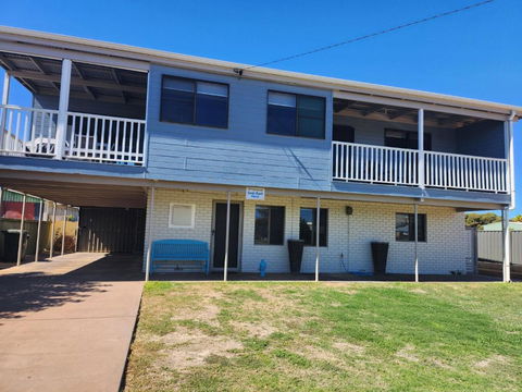Sands Beach House - Lismore Accommodation 0