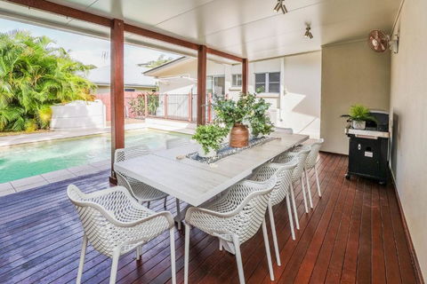 Sandy Burrows - Lismore Accommodation 0