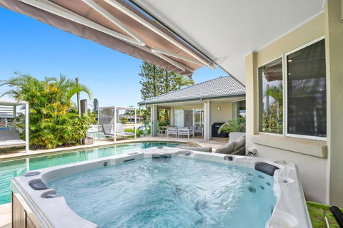 SEACLUSION 5 Bed Waterfront, Sleeps 12 - Lismore Accommodation 3