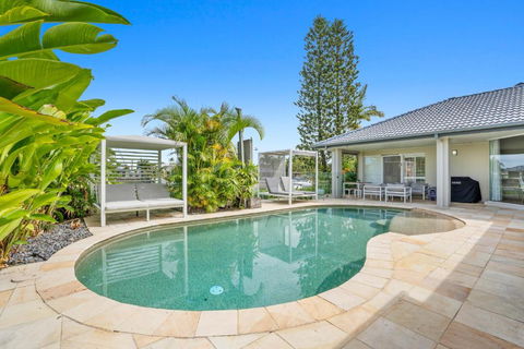 SEACLUSION 5 Bed Waterfront, Sleeps 12 - Lismore Accommodation 2