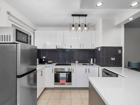 Sandy Bay Apartment With Hobart River View, Near UTAS - Stroll To Cafes And Shops - Lismore Accommodation 3