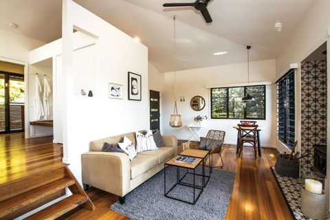 Tallaringa Views - Lismore Accommodation 0