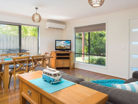 Beachside Villa Cowes - Lismore Accommodation 3