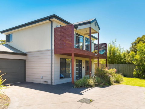 Beachside Villa Cowes - Lismore Accommodation 0