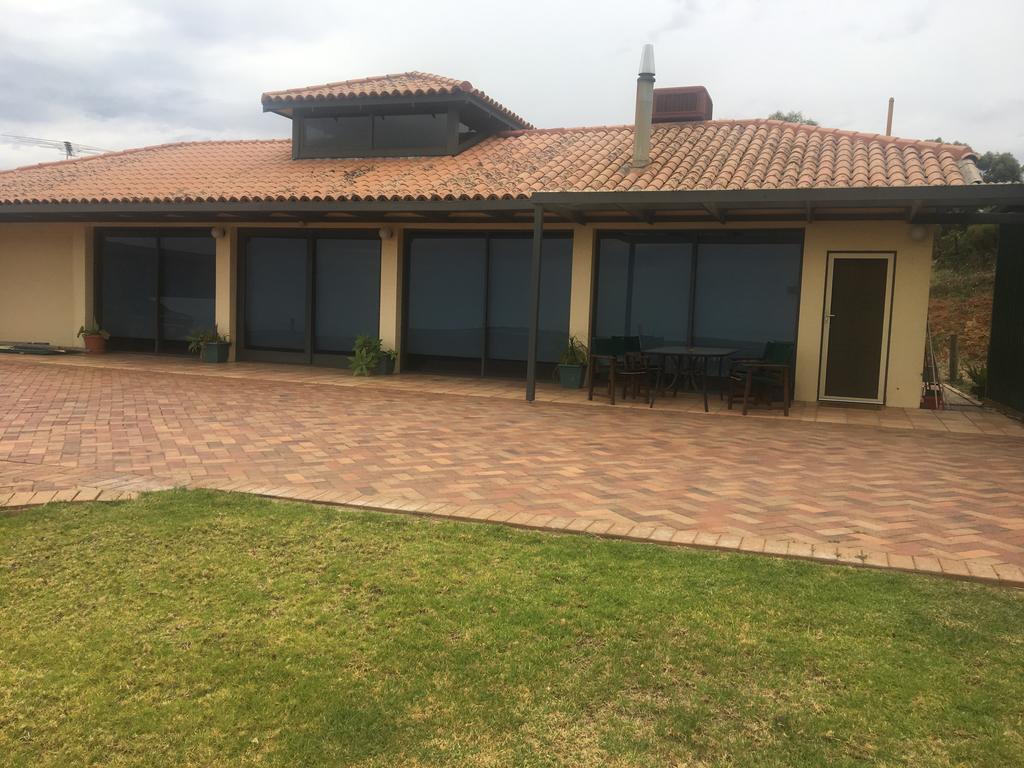 Aberfoyle Park SA Lismore Accommodation