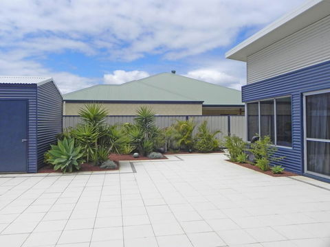 Beautifully Appointed Large Family Home - Lismore Accommodation 2