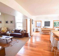 Best Location in Hobart Luxury 4 bedroom with stunning views - Lismore Accommodation
