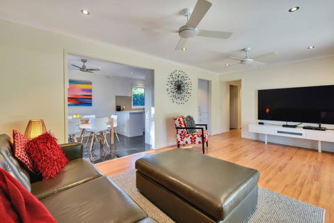 Blairgowrie Contemporary Beach Retreat - Lismore Accommodation 1