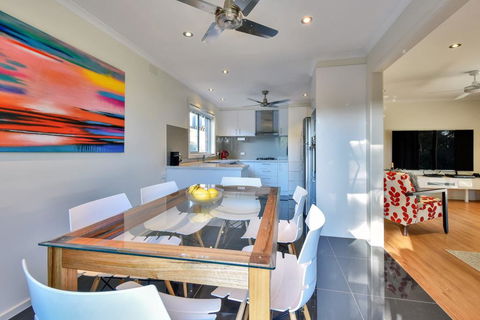 Blairgowrie Contemporary Beach Retreat - Lismore Accommodation 0