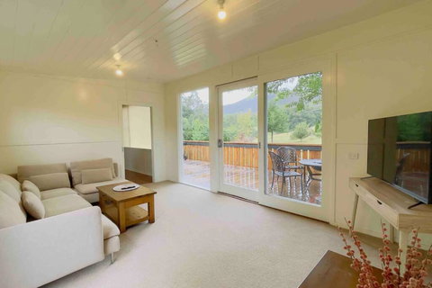 Tiny House At Gilderoy Valley Views - Lismore Accommodation 3