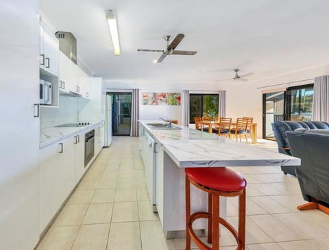 Rumah Surgah On Lake Bennett - Lismore Accommodation 1