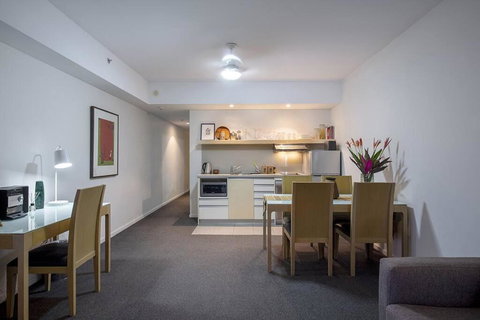 ZEN CITY & SEA Executive 1-BR Suite In Darwin CBD - Lismore Accommodation 0