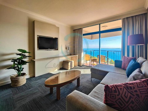 ZEN88 ESPLANADE: 1-BR Top Floor Ocean View Suite - Lismore Accommodation 2