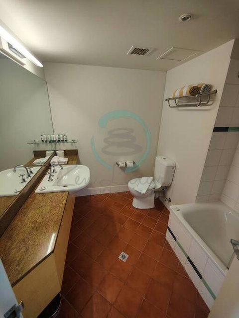 ZEN88 ESPLANADE: 1-BR Top Floor Ocean View Suite - Lismore Accommodation 3