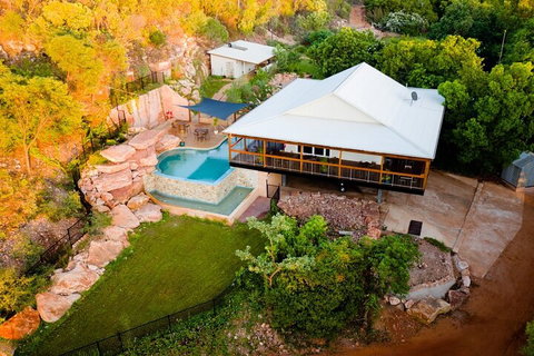 Wet Season Incredible Islands Tour - Horizontal Falls & Cygnet Bay Pearl Farm - Lismore Accommodation 5