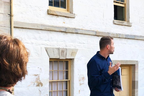 Convicts And The Rocks: Sydney's Walking Tour Led By Historian - Lismore Accommodation 2