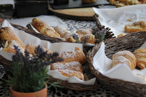 Eumundi Markets And Sunshine Coast Day Trip From Brisbane - Lismore Accommodation 0